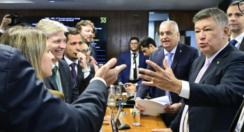 CPMI do INSS aprova quebra de sigilo de Lulinha e convoca André Moura